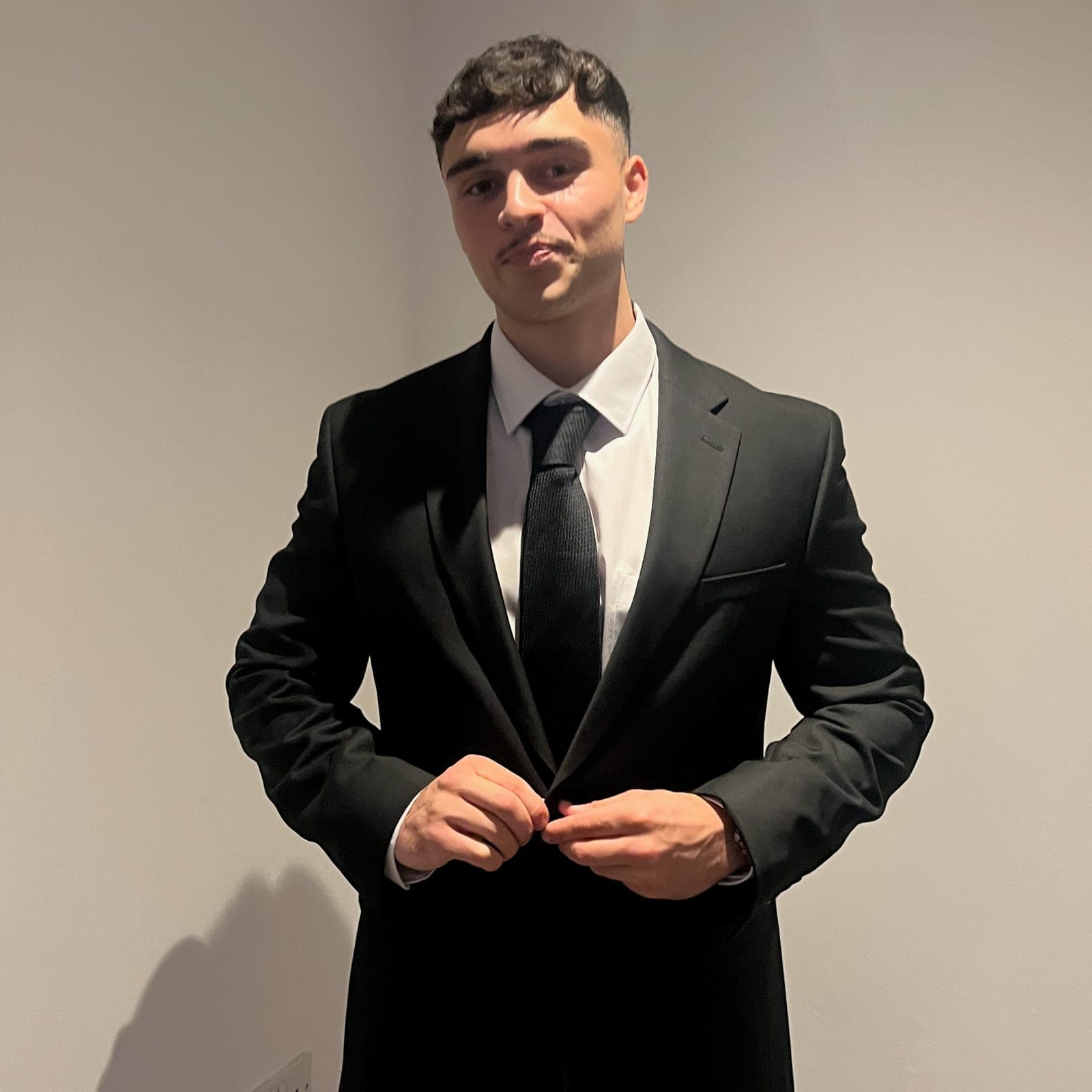 Arun McGoay, portrait